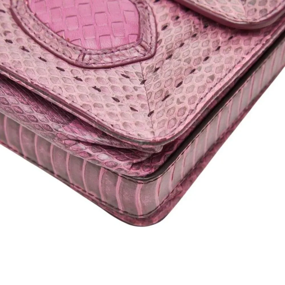 Bottega Veneta delivery duty